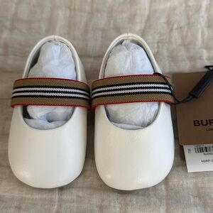 Burberry optic white baby ballerina shoes
